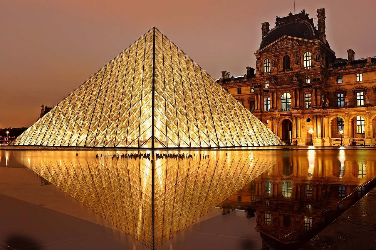 פריז: עיר האורות והאהבה מחכה לכם